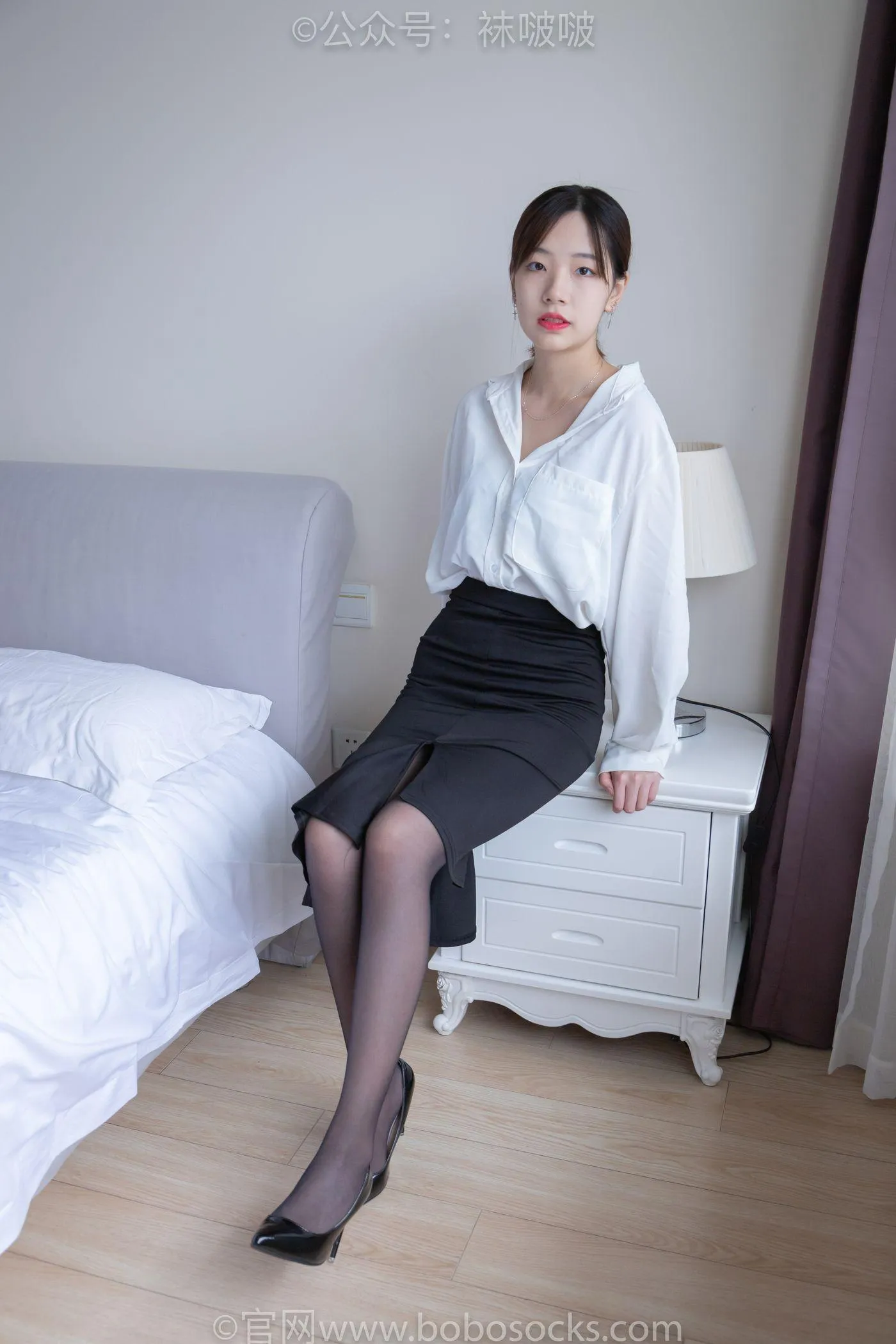 [BoBoSocks袜啵啵]NO.017 小甜豆-OL制服、高跟鞋、黑丝 [131P]插图8